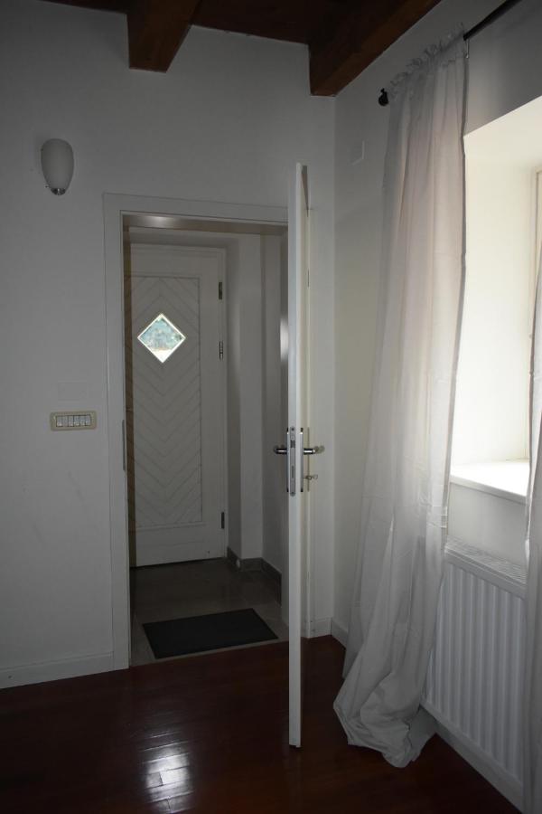 Small House In Vipava Valley Exterior foto